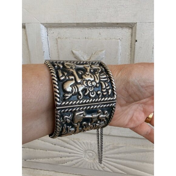 Vintage 60's Mexico 925 Sterling Wide Link Bracelet Aztec Warrior Repousse 68.6g - Picture 9 of 13